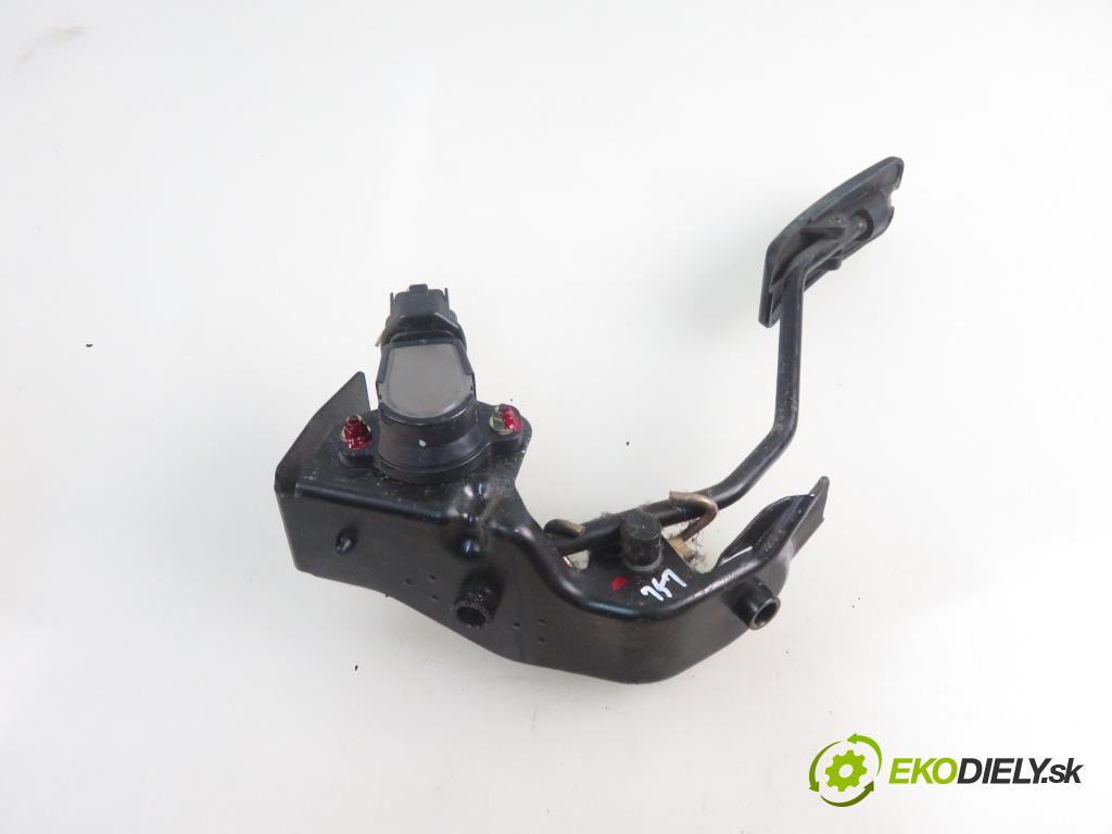 TOYOTA COROLLA (_E12_) HB 2003 66,00 2.0 D-4D 1995,00 Potenciometer plynu 8928147010 ; 1983003010 (Pedál)