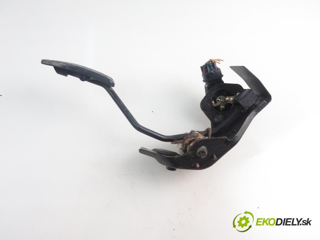 TOYOTA COROLLA (_E12_) HB 2003 66,00 2.0 D-4D 1995,00 Potenciometer plynu 8928147010 ; 1983003010 (Pedál)