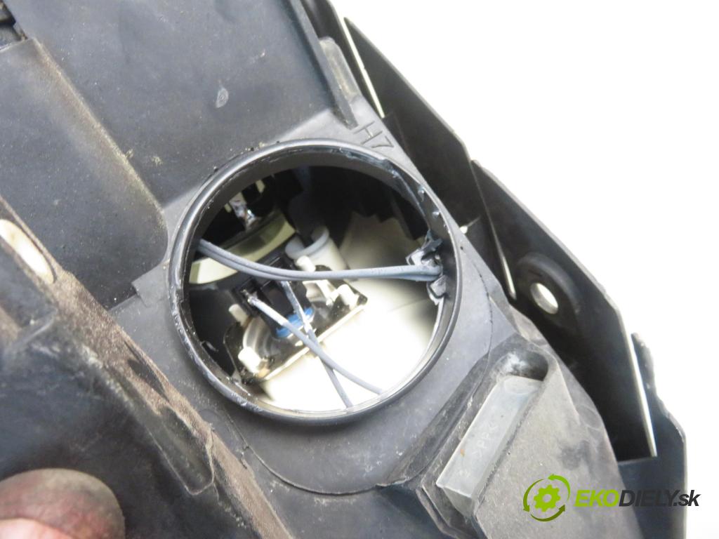 VW PASSAT B6 Variant (3C5) KOMBI 2007 103,00 2.0 TDI PD 8V 140 - BMP 1968,00 světlo LP 89312179