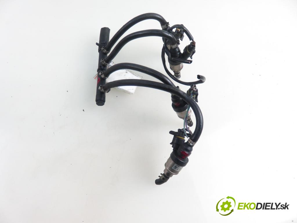 AUDI A3 (8L1) HB 2002 132,00 1.8 T 180 - AUQ 1781,00 Lišta vstrekovacia LPG 67R010213 ; H2001