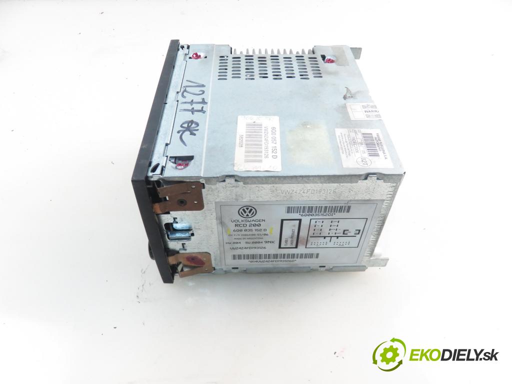 VW POLO (6N2) HB 2000 55,00 1.4 TDI - AMF 1422,00 RADIO CD 6Q0035152D