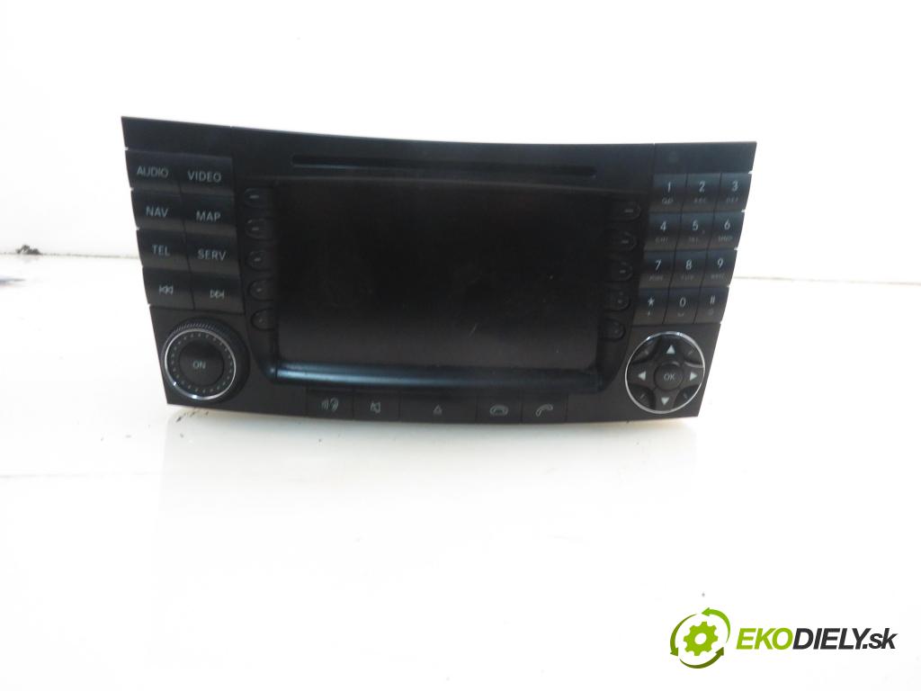 MERCEDES-BENZ KLASA E T-Model (S211) KOMBI 2005 165,00 E 320 T CDI V6 4-matic (211.289) 224 - OM 642.920 2987,00 RADIO CD 2118704789