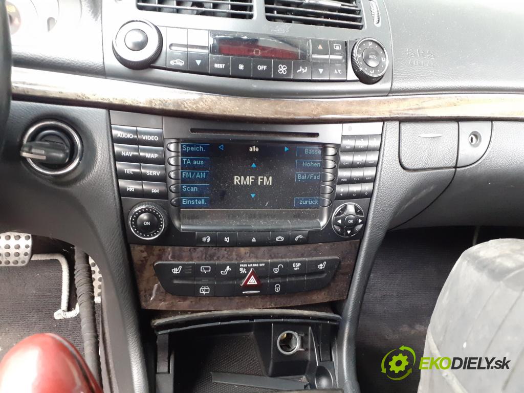 MERCEDES-BENZ KLASA E T-Model (S211) KOMBI 2005 165,00 E 320 T CDI V6 4-matic (211.289) 224 - OM 642.920 2987,00 RADIO CD 2118704789
