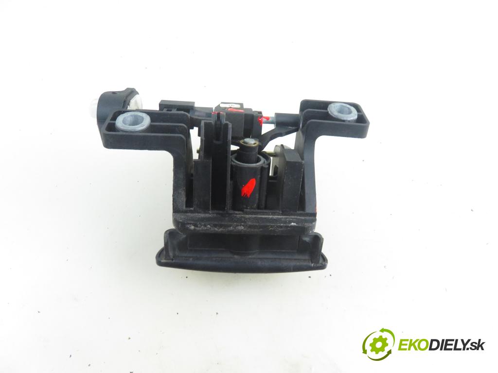 MERCEDES-BENZ KLASA A (W168) HB 2000 60,00 1.4 A 140 82 - M 166.940 1397,00 klika dveří kufr A1687400193