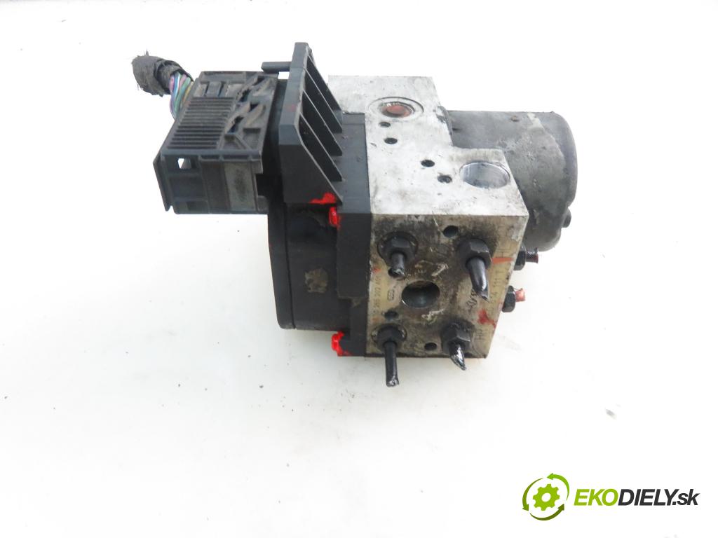 VW PASSAT B5.5 Variant (3B6) KOMBI 2001 96,00 1.9 TDI PD 130 - AVF 1896,00 Pumpa ABS 0265202401 ; 8E0614111T (Pumpa ABS)