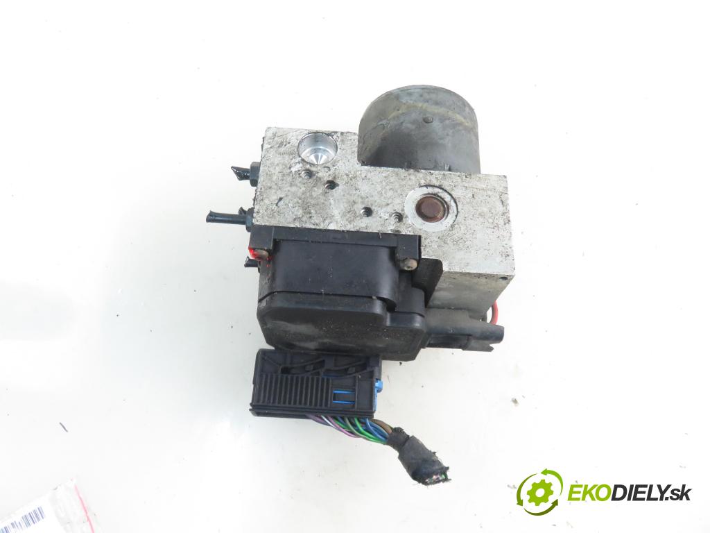 VW PASSAT B5.5 Variant (3B6) KOMBI 2001 96,00 1.9 TDI PD 130 - AVF 1896,00 Pumpa ABS 0265202401 ; 8E0614111T (Pumpa ABS)