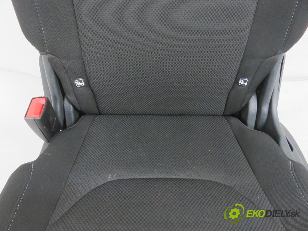 FORD S-MAX II (CJ, WA6) MINIVAN 2016 132,00 2.0 TDCi 180 - T8CJ 1997,00 Sedadlo 2 rad pravy