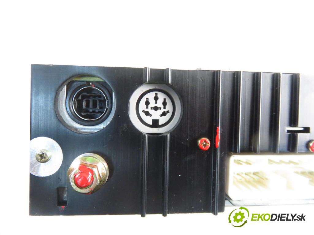 JAGUAR XJ (X308) SEDAN 1998 174,00 3.2 V8 237 - AJ32 3248,00 RADIO Modul LNC4100AA