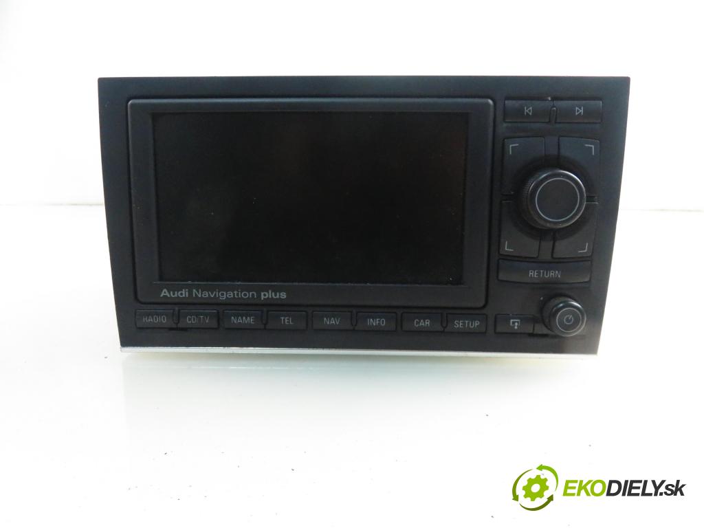 AUDI A4 Avant (8E5, B6) KOMBI 2002 96,00 1.9 TDI quattro - AVF 1896,00 RADIO CD 8E0035192K