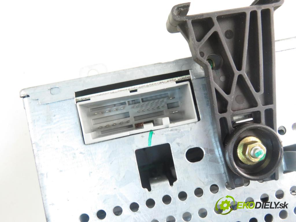 FORD FUSION (JU_) HB 2004 59,00 1.4 - FXJA 1388,00 RADIO 4S6118K876AA