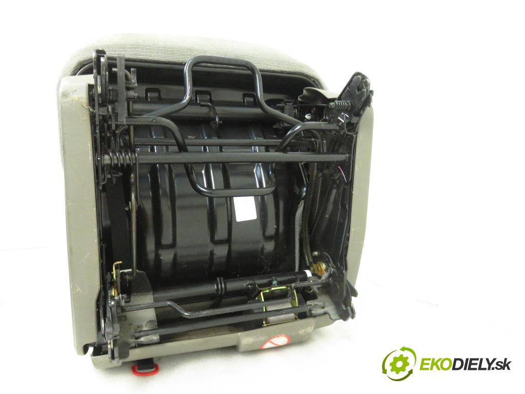 RENAULT ESPACE IV (JK0/1_) MINIVAN 2003 110,00 2.2 dCi (JK0H) 150 - G9T 742 2188,00 Sedadlo 3 rad pravy