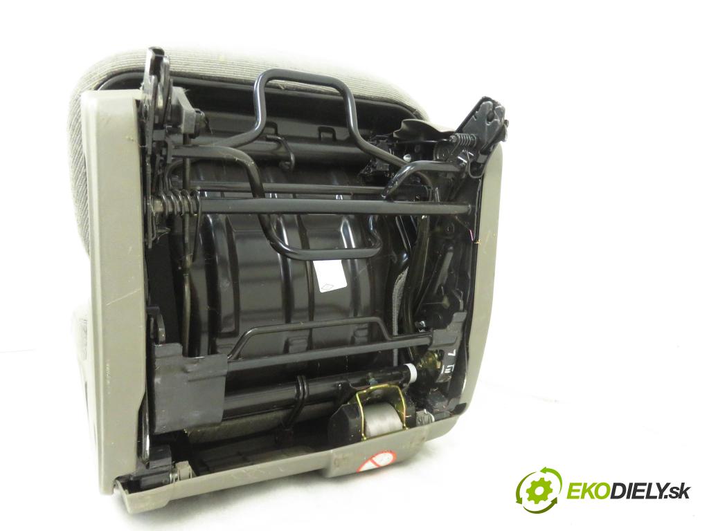 RENAULT ESPACE IV (JK0/1_) MINIVAN 2003 110,00 2.2 dCi (JK0H) 150 - G9T 742 2188,00 Sedadlo 3 rad ľavy