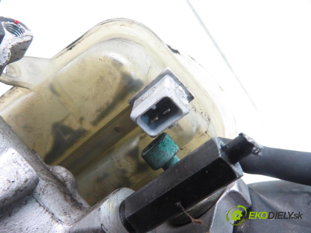 VW PASSAT B5.5 Variant (3B6) KOMBI 2001 96,00 1.9 TDI PD 130 - AVF 1896,00 Posilovač 4B3612105A (Servočerpadlo, pumpa riadenia)