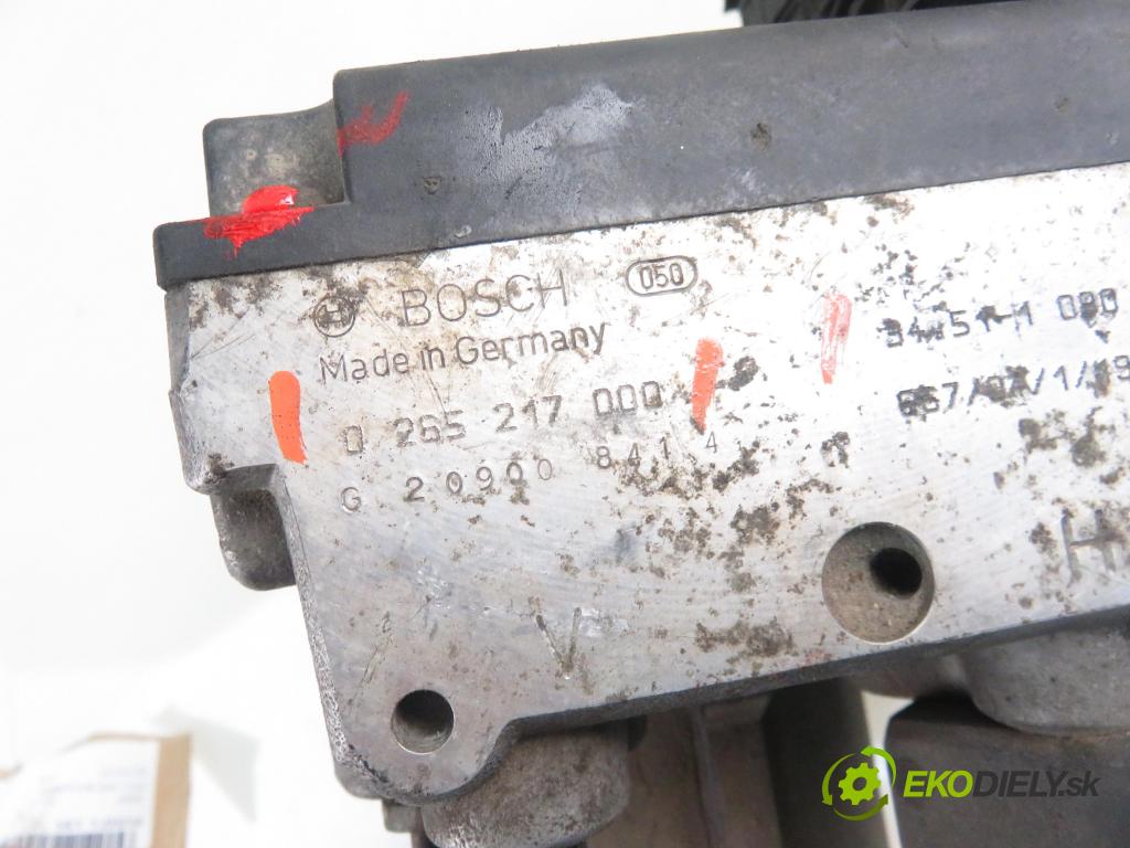 BMW 5 (E39) SEDAN 1996 125,00 2.5 523 i 170 - M52 B25 (256S3) 2494,00 pumpa ABS 0285217000 ; 34511080910 (Pumpy brzdové)