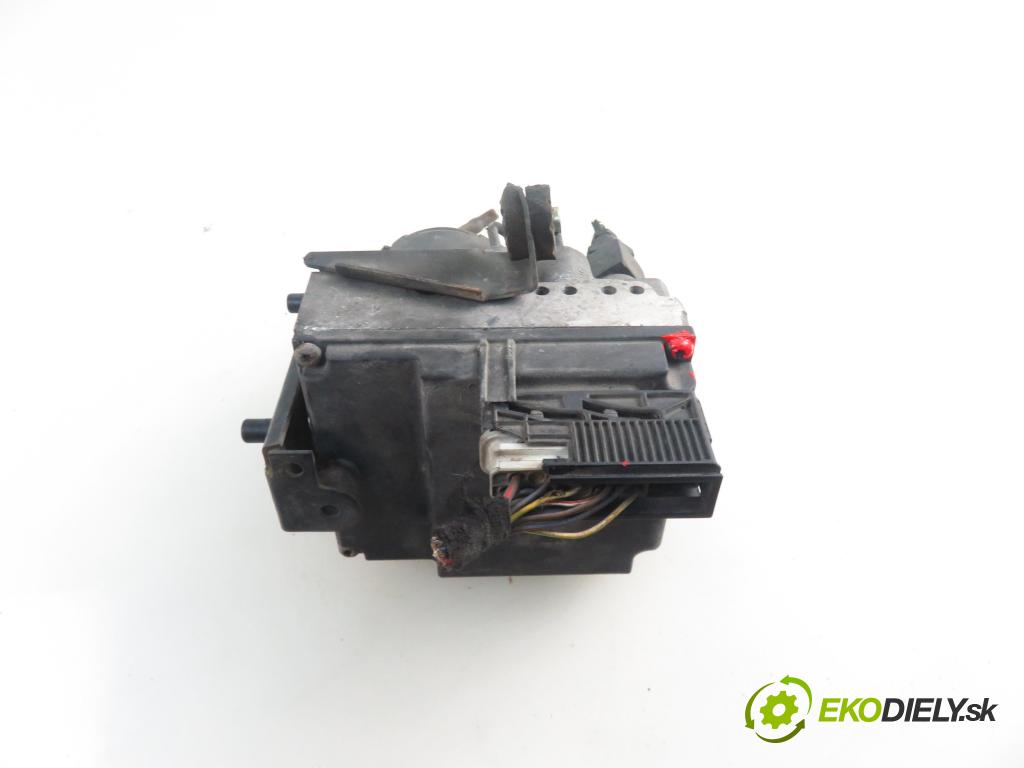 BMW 5 (E39) SEDAN 1996 125,00 2.5 523 i 170 - M52 B25 (256S3) 2494,00 pumpa ABS 0285217000 ; 34511080910 (Pumpy brzdové)
