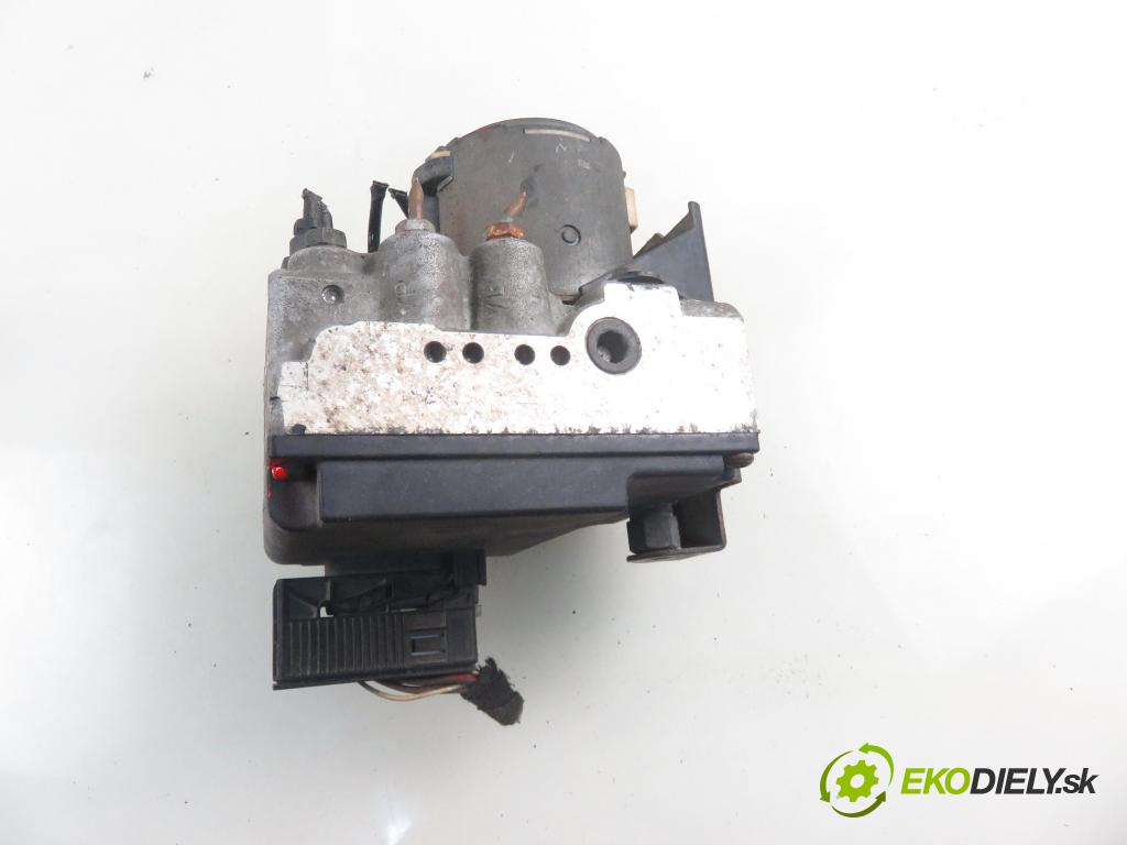 BMW 5 (E39) SEDAN 1996 125,00 2.5 523 i 170 - M52 B25 (256S3) 2494,00 pumpa ABS 0285217000 ; 34511080910 (Pumpy brzdové)