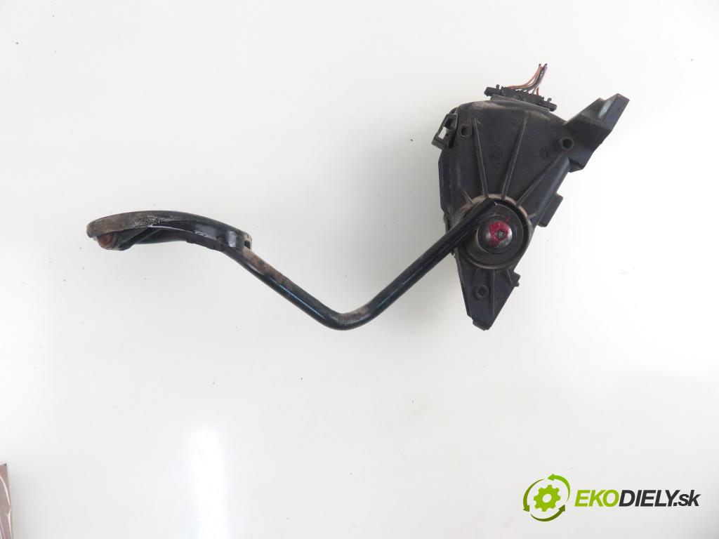 RENAULT TRAFIC II Skrzynia (FL) FURGON 2001 74,00 1.9 dCi 100 - F9Q 760 1870,00 Potenciometer plynu 7700313060 ; 6PV00811914 (Pedál)