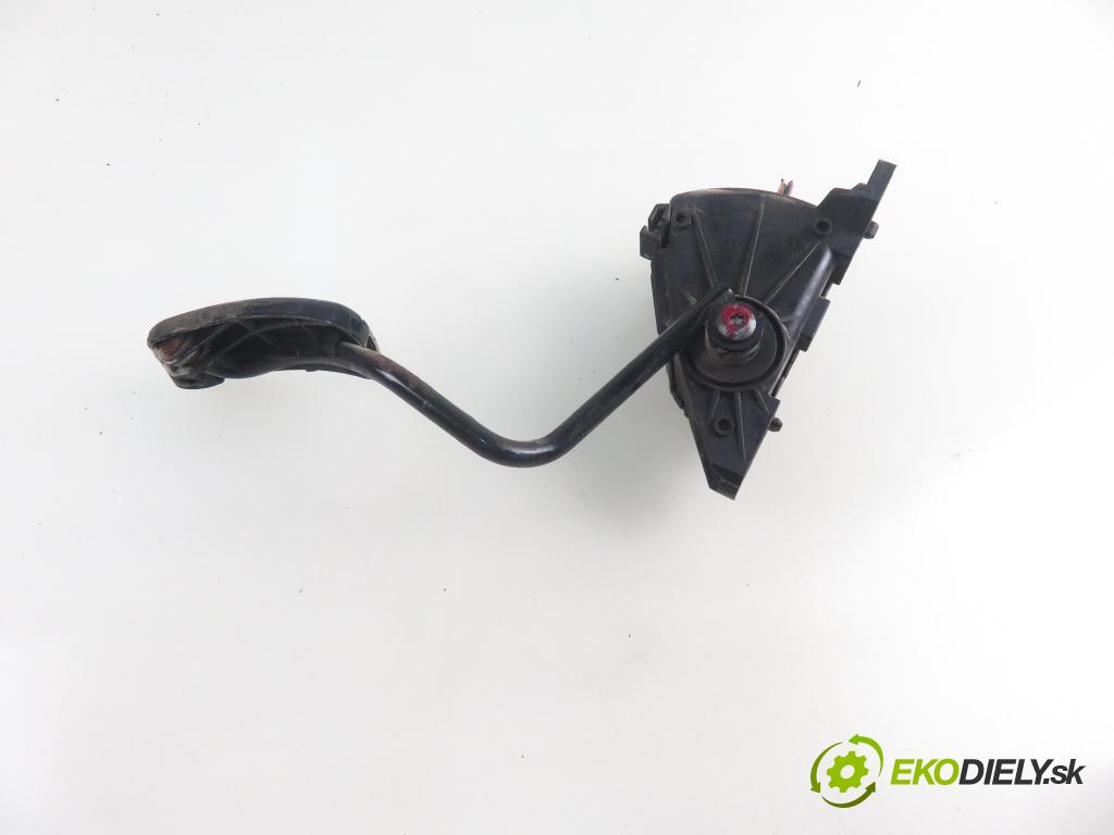 RENAULT TRAFIC II Skrzynia (FL) FURGON 2001 74,00 1.9 dCi 100 - F9Q 760 1870,00 Potenciometer plynu 7700313060 ; 6PV00811914 (Pedál)