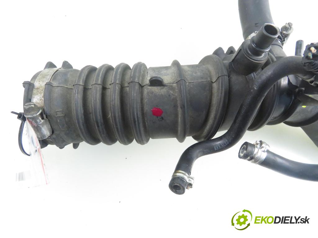 RENAULT CLIO III Grandtour (KR0/1_) KOMBI 2010 76,00 1.2 16V TCE - D4F 786 1149,00 Rúra prívodu vzduchu 0280142118 ; 8200519077 ; 8200828342