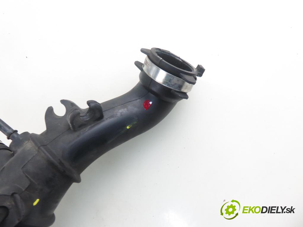 RENAULT CLIO III Grandtour (KR0/1_) KOMBI 2010 76,00 1.2 16V TCE - D4F 786 1149,00 Rúra prívodu vzduchu 0280142118 ; 8200519077 ; 8200828342