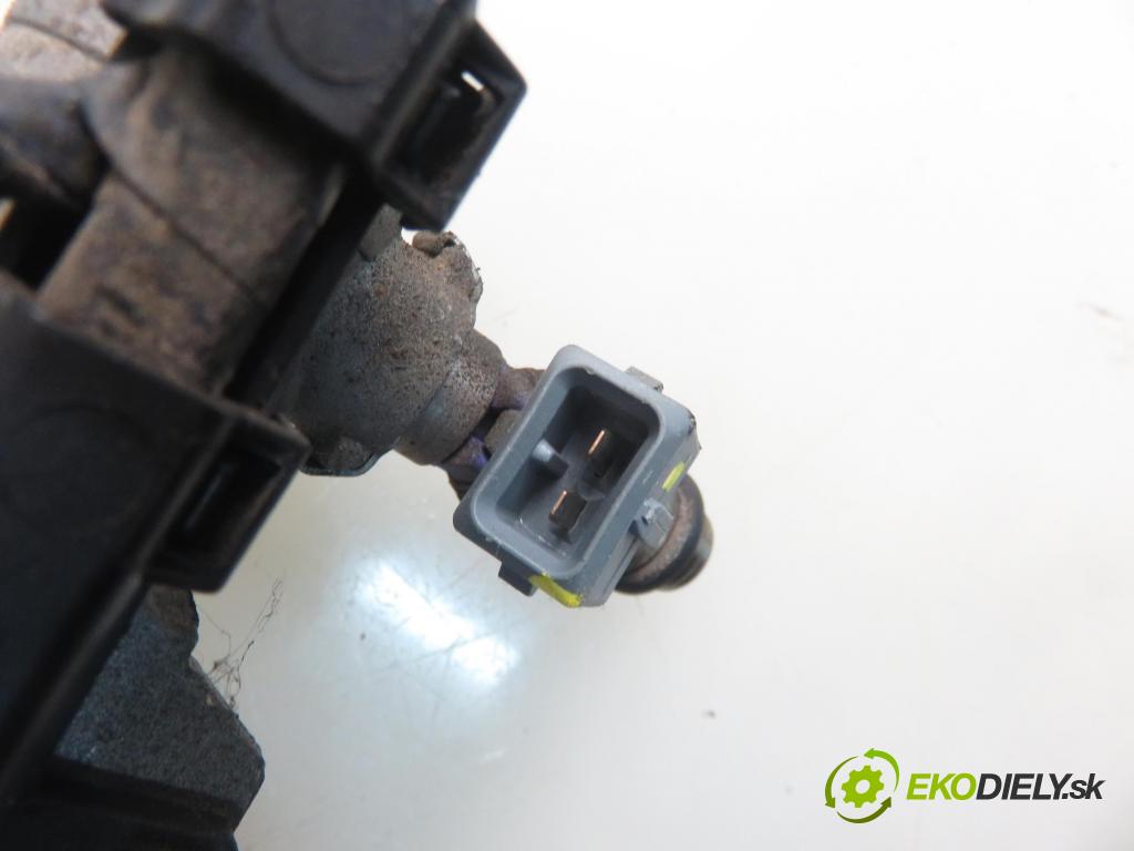 VW GOLF IV (1J1) HB 2000 77,00 1.6 16V 105 - AZD 1598,00 Lišta vstrekovacia 036133319AK ; 036031A ; IWF025 (Vstrekovacia lišta)