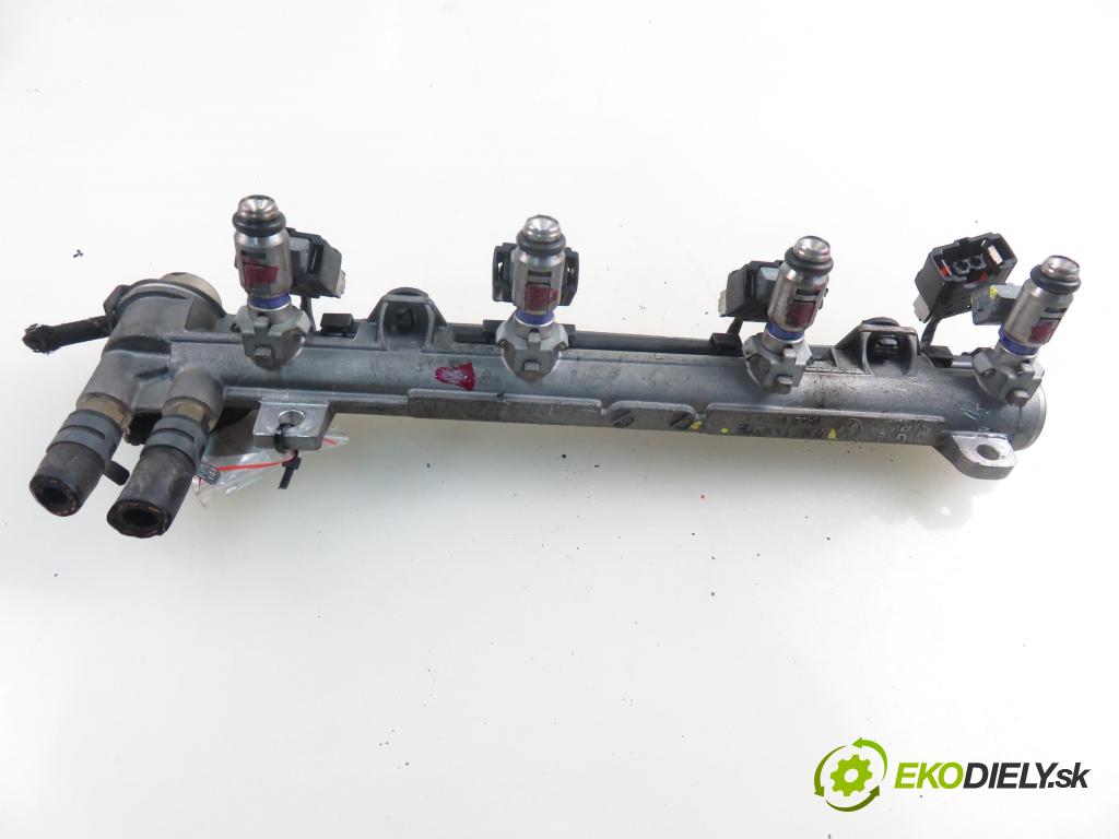 VW GOLF IV (1J1) HB 2000 77,00 1.6 16V 105 - AZD 1598,00 Lišta vstrekovacia 036133319AK ; 036031A ; IWF025 (Vstrekovacia lišta)