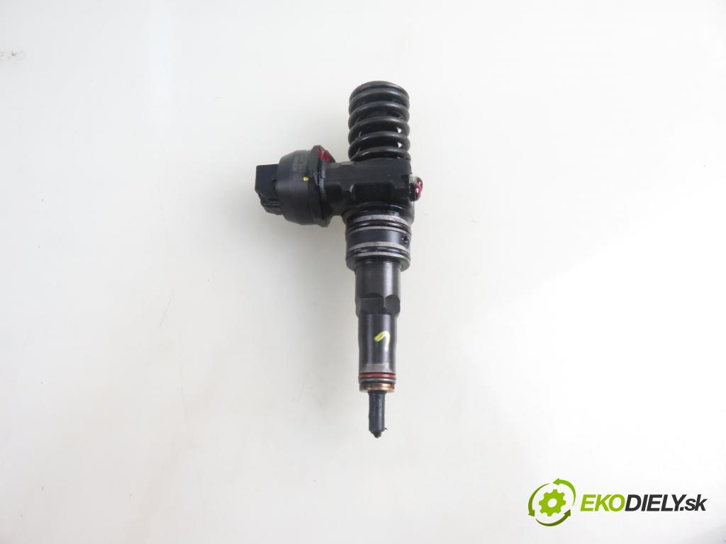 SEAT ALHAMBRA (7V8, 7V9) MINIVAN 2003 85,00 1.9 TDI PD 115 - AUY 1896,00 Vstrekovač 038130073AK ; 0414720038 (Vstrekovač paliva)