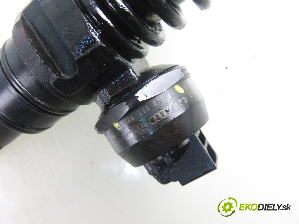 SEAT ALHAMBRA (7V8, 7V9) MINIVAN 2003 85,00 1.9 TDI PD 115 - AUY 1896,00 Vstrekovač 038130073AK ; 0414720038 (Vstrekovač paliva)