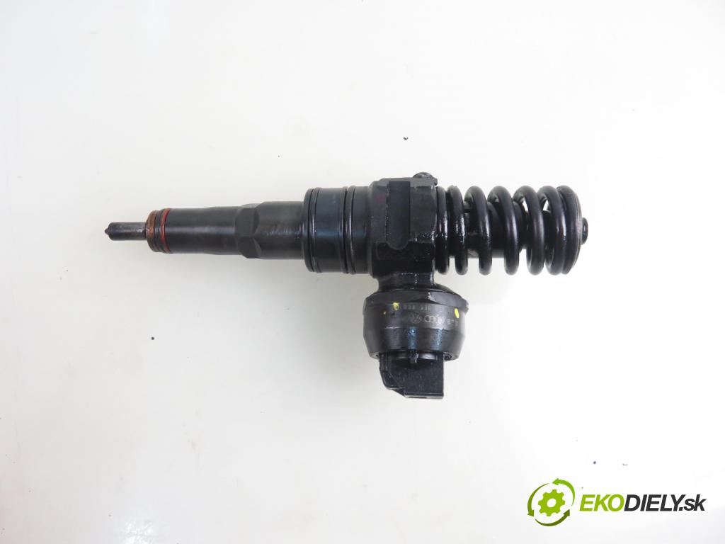 SEAT ALHAMBRA (7V8, 7V9) MINIVAN 2003 85,00 1.9 TDI PD 115 - AUY 1896,00 Vstrekovač 038130073AK ; 0414720038 (Vstrekovač paliva)