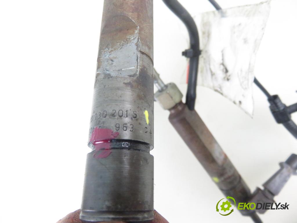 AUDI A3 (8L1) HB 1999 81,00 1.9 TDI 110 - AHF 1896,00 vstřikovací ventily 028130201S ; 028130201T (Vstřikovací ventily)