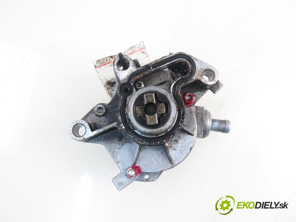 AUDI A3 (8L1) HB 1999 81,00 1.9 TDI 110 - AHF 1896,00 Pumpa vákuová 038145101B