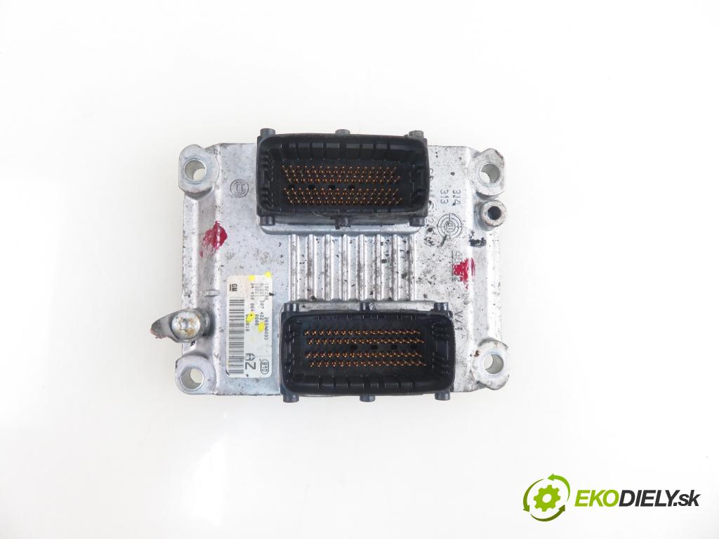 OPEL AGILA (A) (H00) HB 2002 43,00 1.0 12V - Z 10 XE 973,00 Riadiaca jednotka Motor 24456864 ; 0261207422