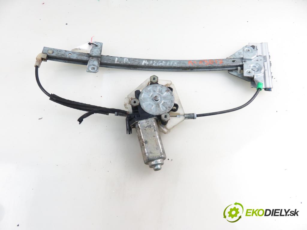 VOLVO V40 Kombi (645) KOMBI 2001 85,00 1.9 DI 116 - D 4192 T3 1870,00 mechanismus oken