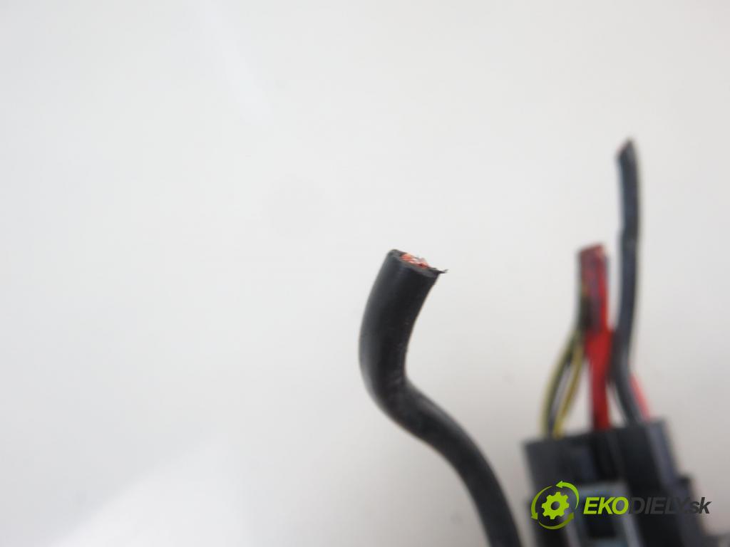 VW LUPO (6X1, 6E1) HB 2001 37,00 1.0 50 - AHT (Skoda) 997,00 spinačka 357905851F (Spínacia skrinka a kľúč)