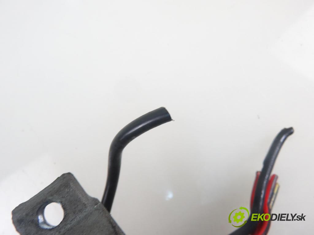 VW LUPO (6X1, 6E1) HB 2001 37,00 1.0 50 - AHT (Skoda) 997,00 spinačka 357905851F (Spínacia skrinka a kľúč)