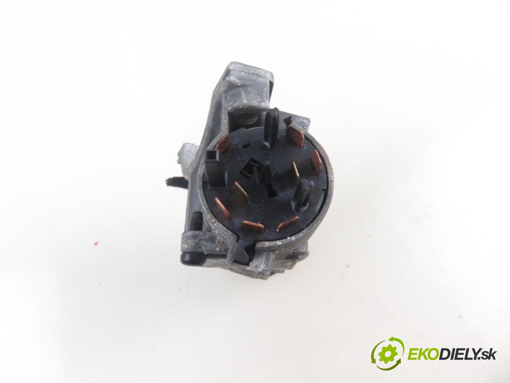 VW PASSAT B5 Variant (3B5) KOMBI 2000 85,00 1.9 TDI - AJM 1896,00 spinačka 4B0905851A (Spínacia skrinka a kľúč)