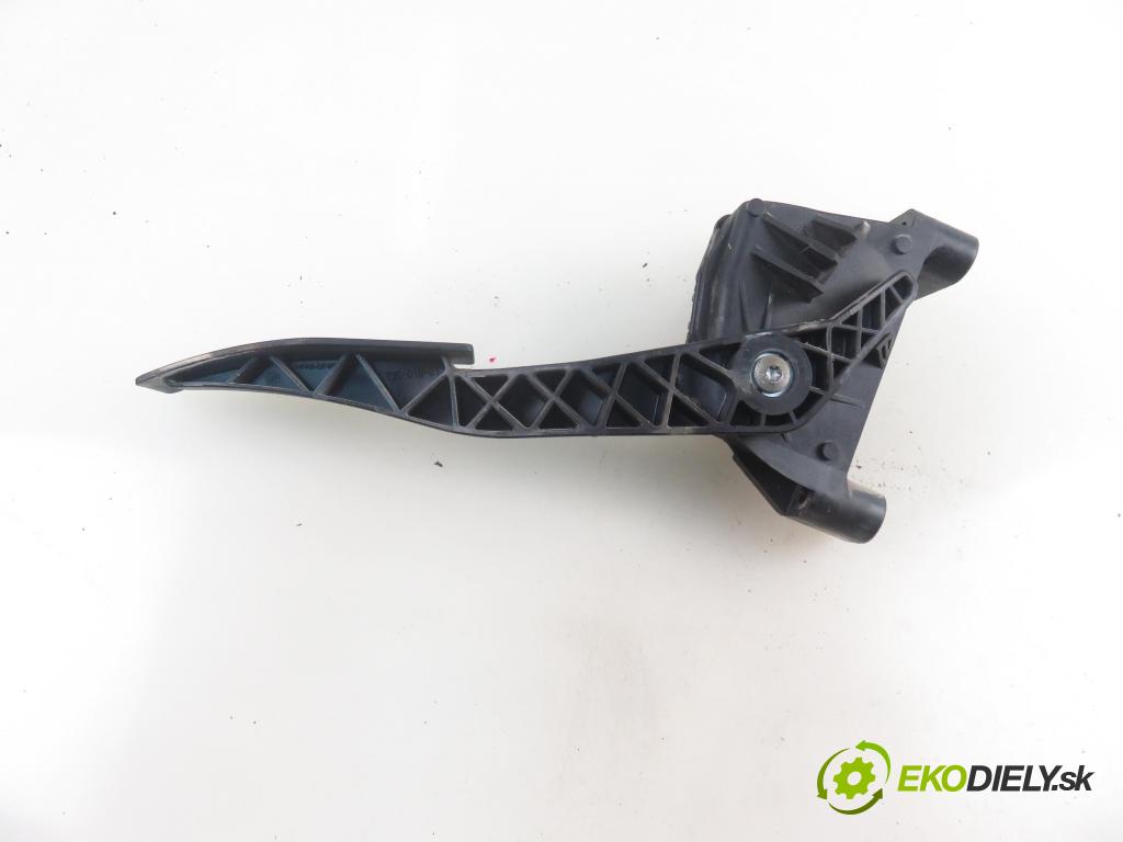 OPEL ASTRA H Kombi (A04) KOMBI 2007 74,00 1.9 CDTI - Z 19 DTL 1910,00 Potenciometer plynu 9157998BK ; 6PV00811200 (Pedál)