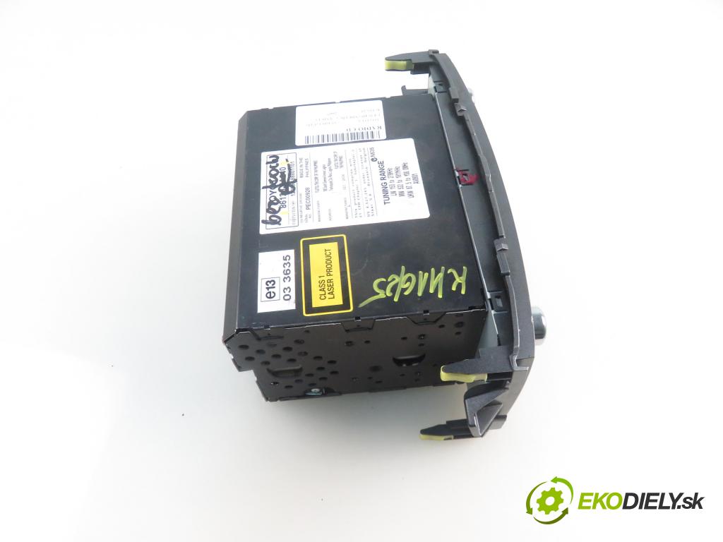 TOYOTA AURIS (_E15_) HB 2007 66,00 1.4 D-4D 90 - 1ND-TV 1364,00 RADIO CD 861201A240