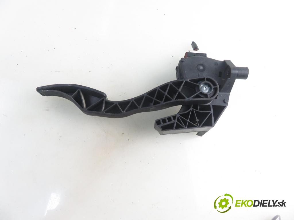 OPEL MERIVA A nadwozie wielkoprzestrzenne (MPV) (X03) HB 2005 92,00 1.8 - Z 18 XE 1796,00 Potenciometer plynu 93361478DD ; 6PV00811003 (Pedál)