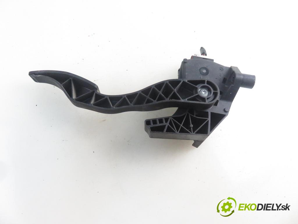 OPEL MERIVA A nadwozie wielkoprzestrzenne (MPV) (X03) HB 2005 92,00 1.8 - Z 18 XE 1796,00 Potenciometer plynu 93361478DD ; 6PV00811003 (Pedál)