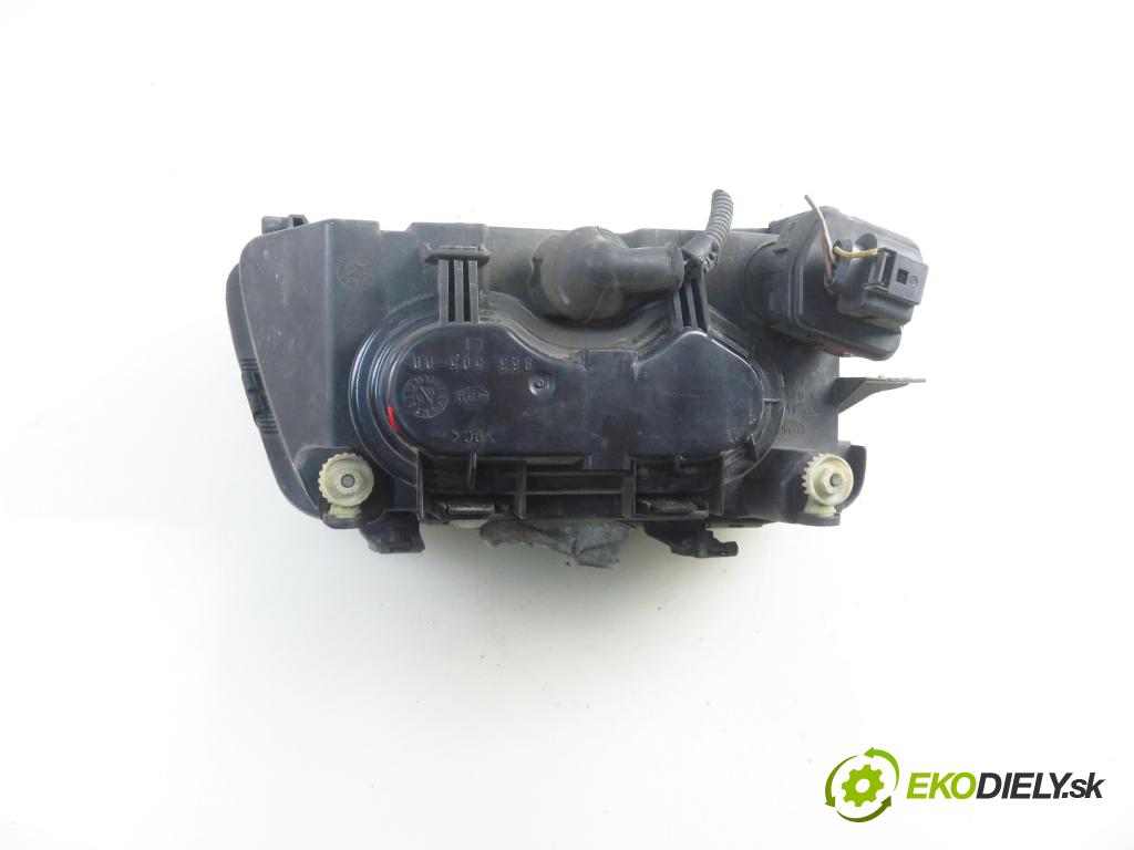 AUDI A3 (8L1) HB 2001 81,00 1.9 TDI 110 - AHF 1896,00 světlo LP