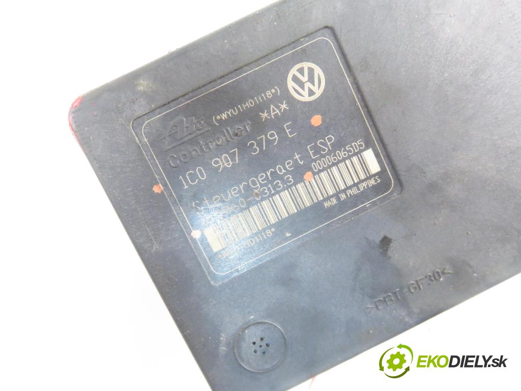 VW GOLF IV (1J1) HB 2001 77,00 1.6 16V - AUS 1598,00 pumpa ABS 1C0907379E ; 10096003133 ; 1J0614517E (Pumpy brzdové)