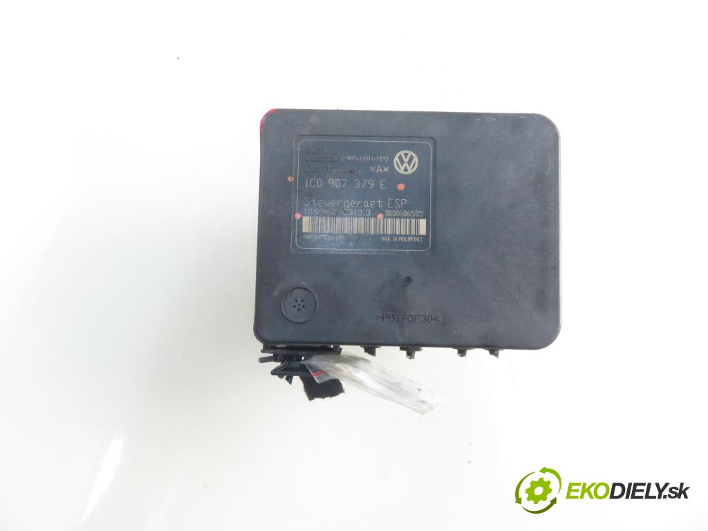VW GOLF IV (1J1) HB 2001 77,00 1.6 16V - AUS 1598,00 pumpa ABS 1C0907379E ; 10096003133 ; 1J0614517E (Pumpy brzdové)