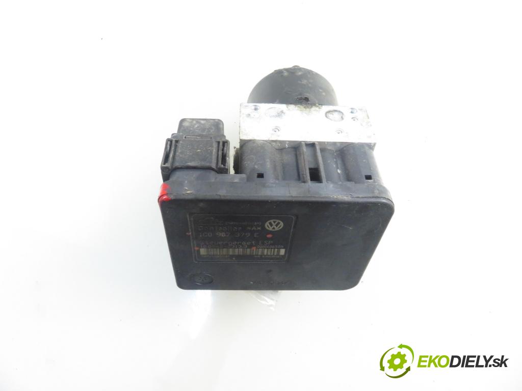 VW GOLF IV (1J1) HB 2001 77,00 1.6 16V - AUS 1598,00 pumpa ABS 1C0907379E ; 10096003133 ; 1J0614517E (Pumpy brzdové)