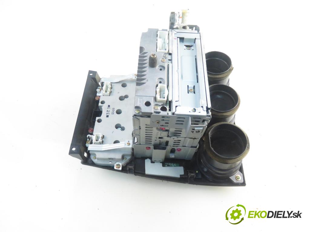 MAZDA 6 Station Wagon (GY) KOMBI 2005 100,00 2.0 DI 136 - RF5C 1998,00 RADIO 041210A243