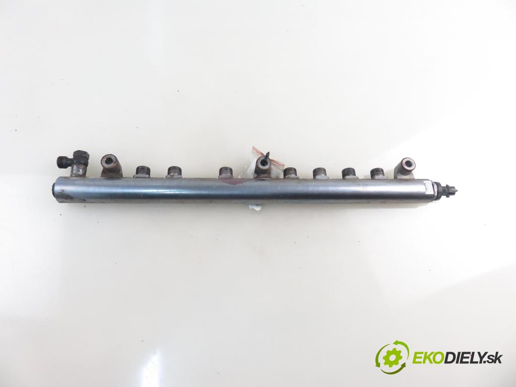 MAN TGX I CIĄGNIK SIODŁOWY 2014 353,00 18.480 - D 2676 LF 25 12419,00 Lišta vstrekovacia 51103116077 ; 0445226078 (Vstrekovacia lišta)