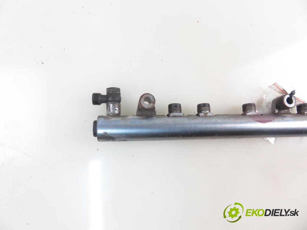 MAN TGX I CIĄGNIK SIODŁOWY 2014 353,00 18.480 - D 2676 LF 25 12419,00 Lišta vstrekovacia 51103116077 ; 0445226078 (Vstrekovacia lišta)