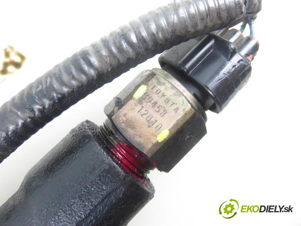 TOYOTA AVENSIS VERSO (_M2_) MINIVAN 2002 85,00 2.0 D (CLM20_) - 1CD-FTV 1995,00 Lišta vstrekovacia 8945812010 (Vstrekovacia lišta)