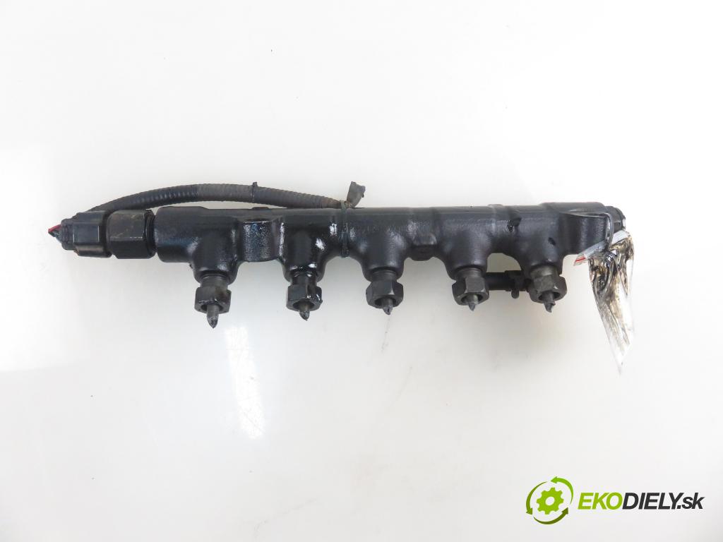 TOYOTA AVENSIS VERSO (_M2_) MINIVAN 2002 85,00 2.0 D (CLM20_) - 1CD-FTV 1995,00 Lišta vstrekovacia 8945812010 (Vstrekovacia lišta)