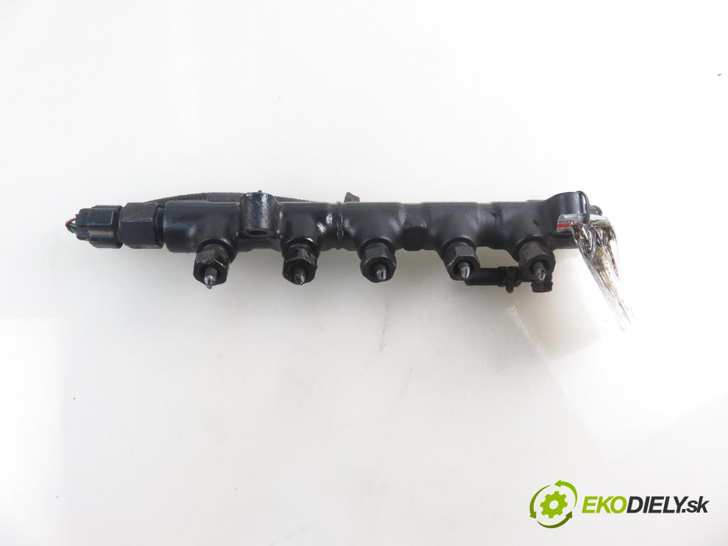 TOYOTA AVENSIS VERSO (_M2_) MINIVAN 2002 85,00 2.0 D (CLM20_) - 1CD-FTV 1995,00 Lišta vstrekovacia 8945812010 (Vstrekovacia lišta)